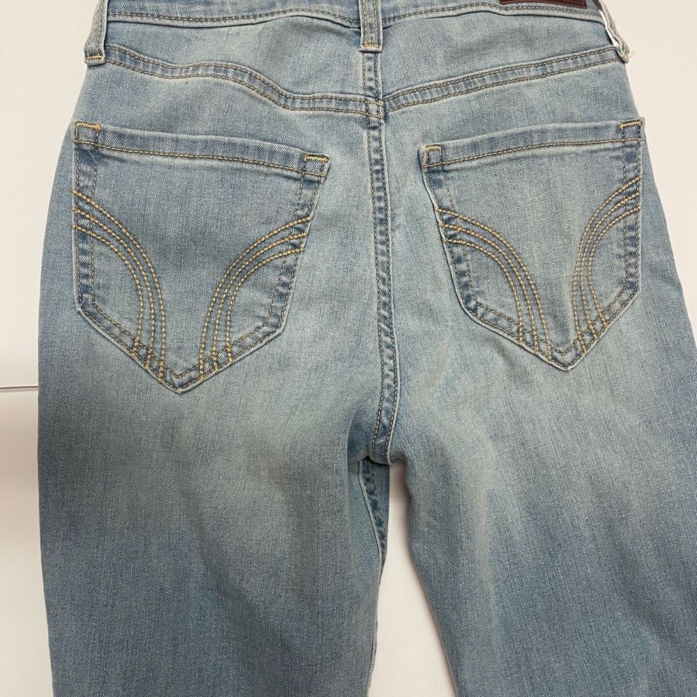 Hollister High-rise Flare Light Blue Jeans Size 0R w25R. Teens - Picture 8 of 8